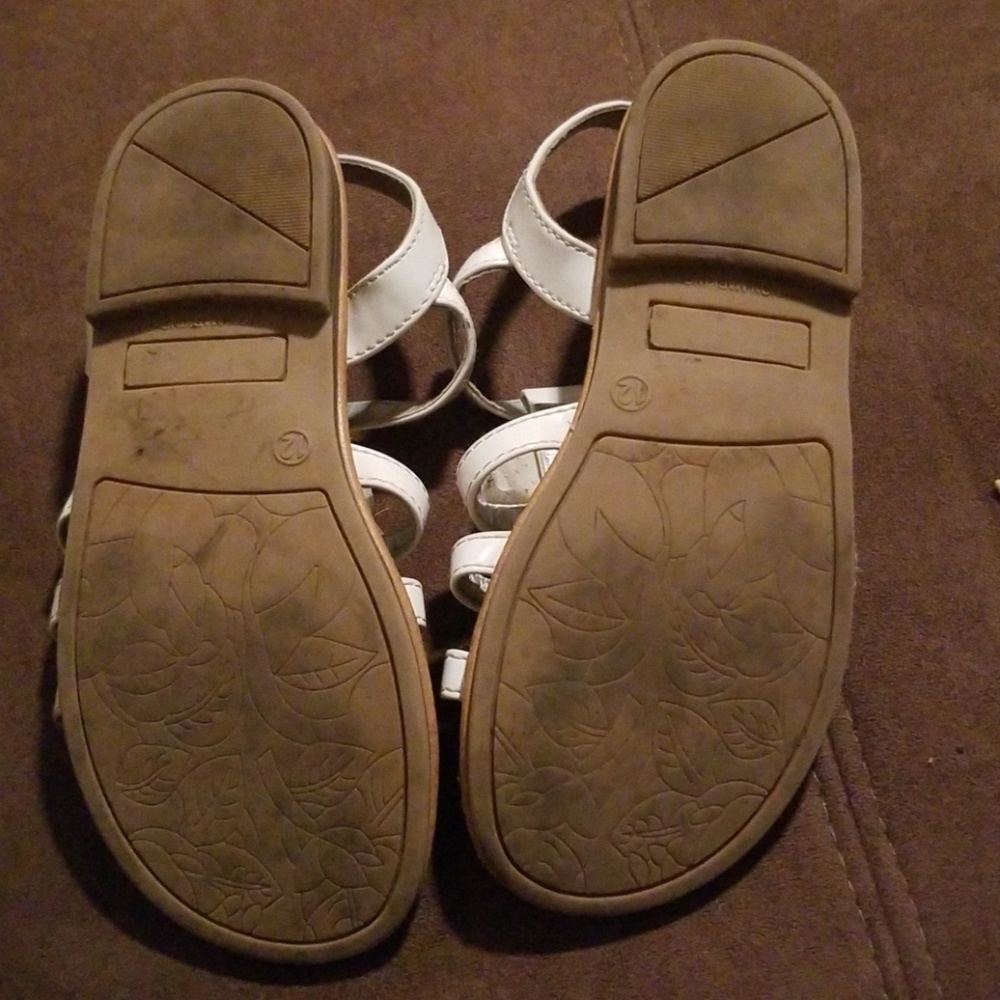 Sandals - Picture 2 of 3